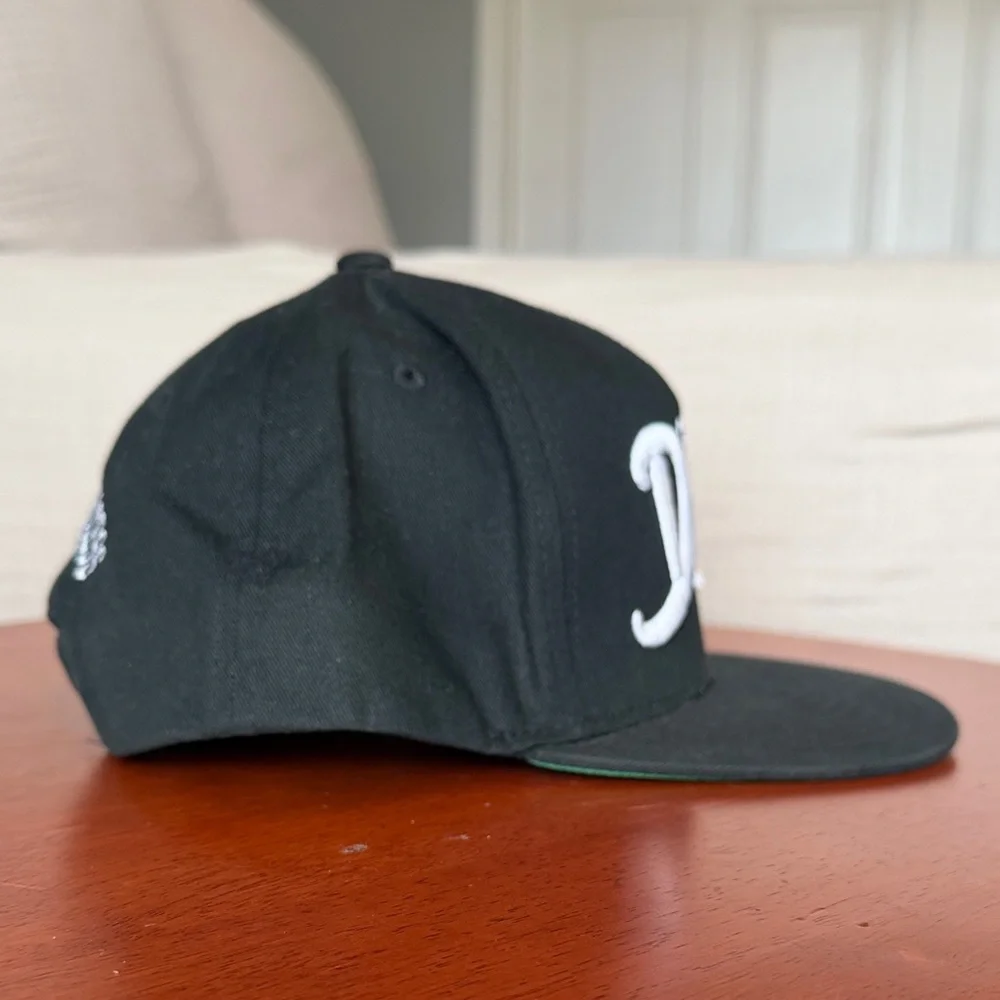 VTG 2000s Black 'Fashion Is My Drugs' Embroidered Snapback Hat - Picture 5 of 5